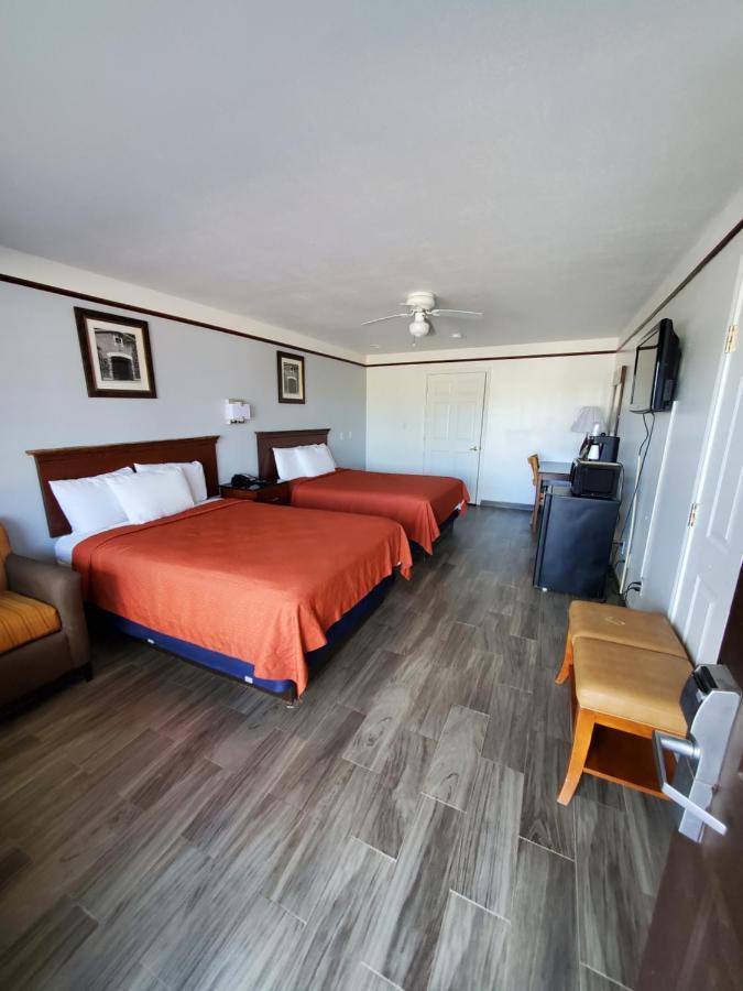 Deluxe Inn And Suites Raymondville Экстерьер фото